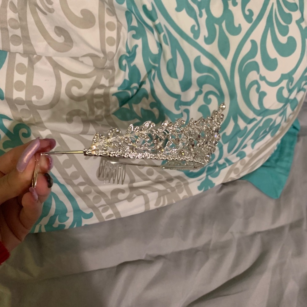 Tiara - Picture 3 of 3
